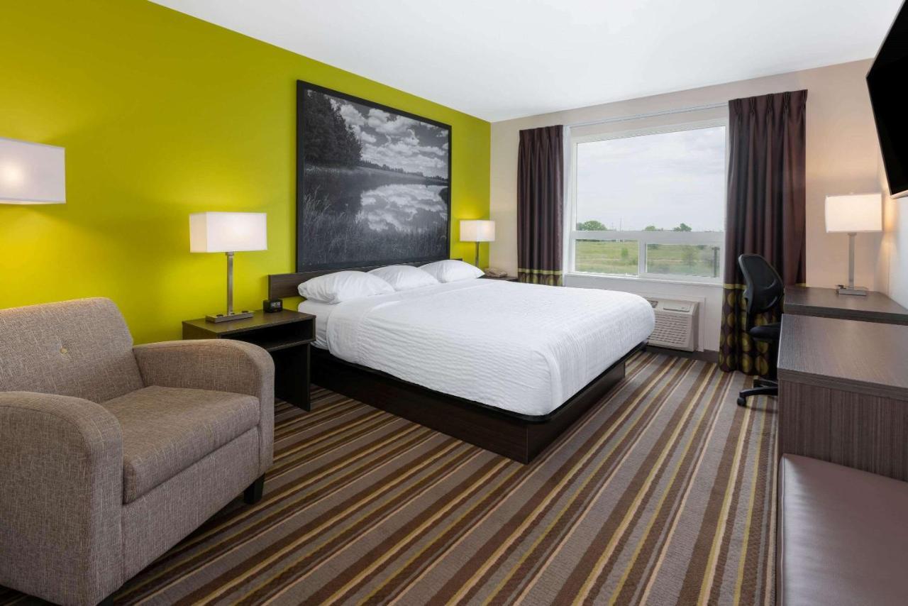 Super 8 By Wyndham Winnipeg East Mb Extérieur photo