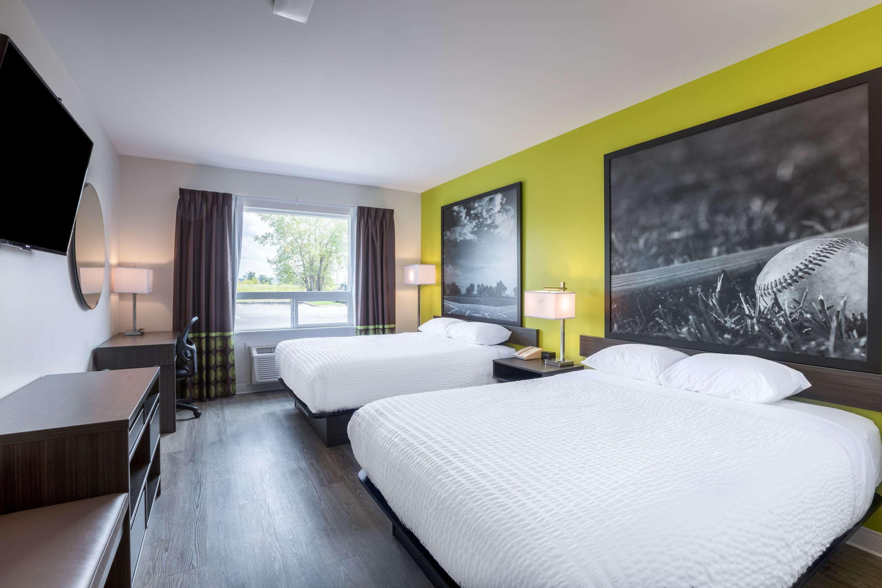 Super 8 By Wyndham Winnipeg East Mb Extérieur photo