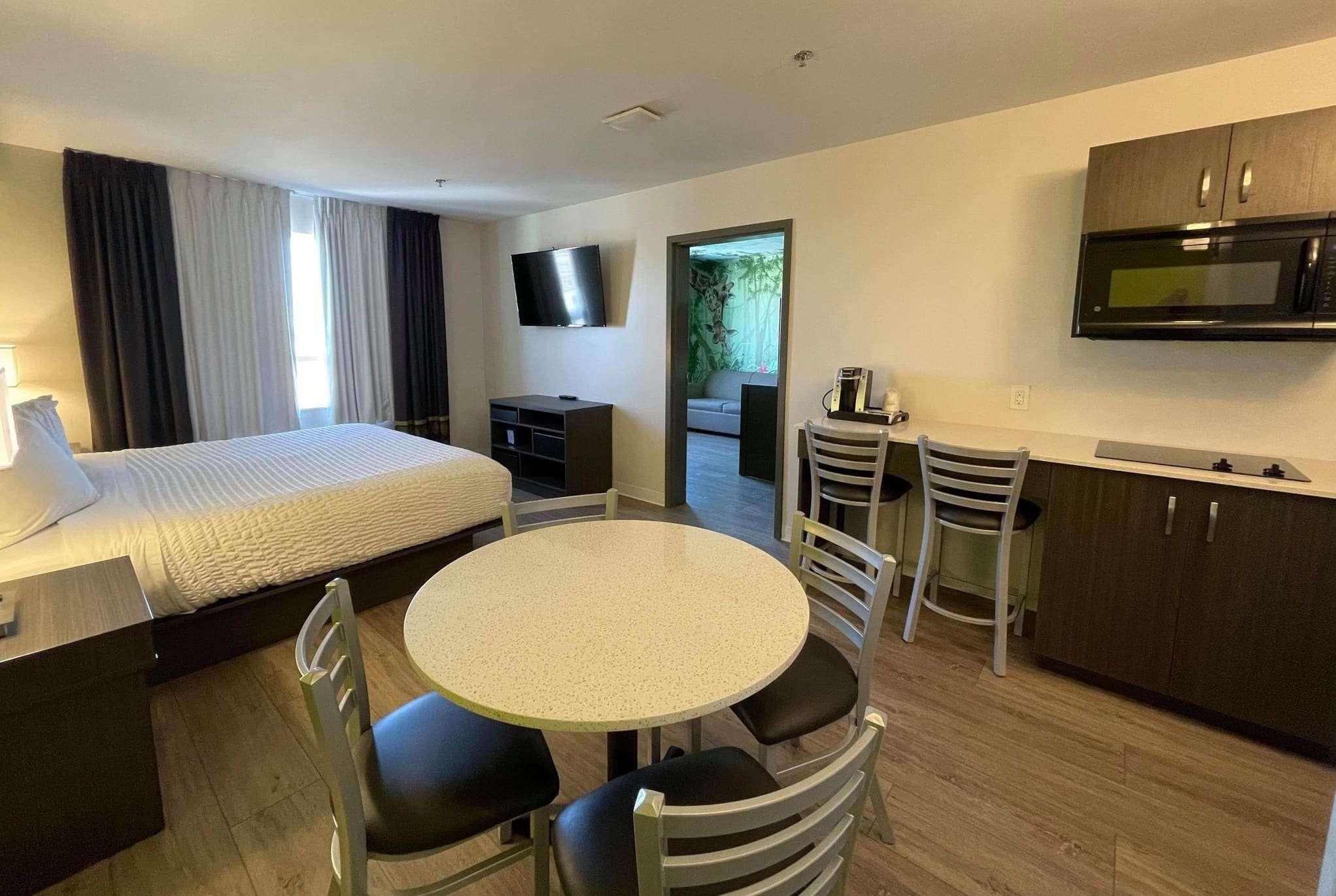 Super 8 By Wyndham Winnipeg East Mb Extérieur photo