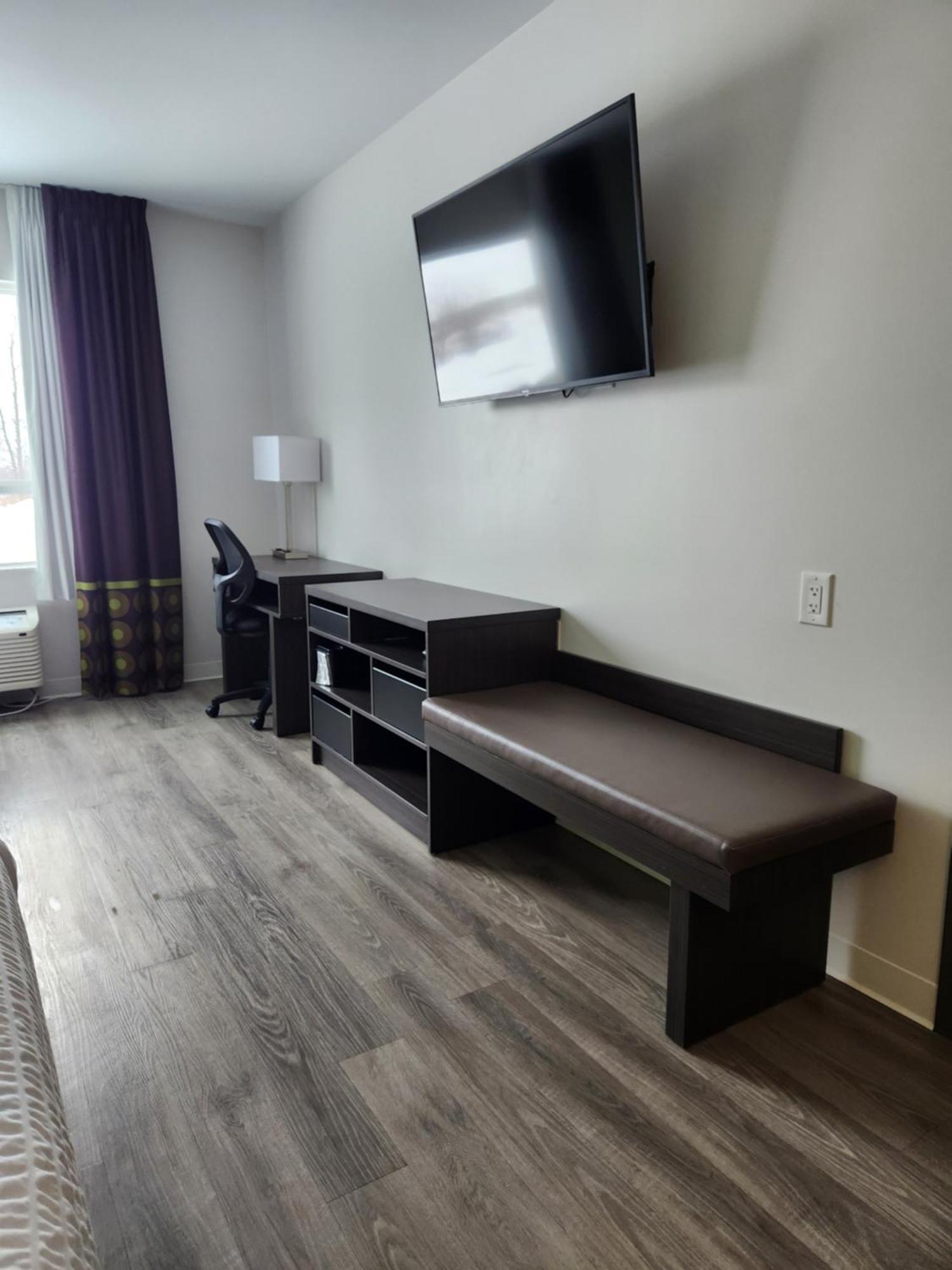 Super 8 By Wyndham Winnipeg East Mb Extérieur photo